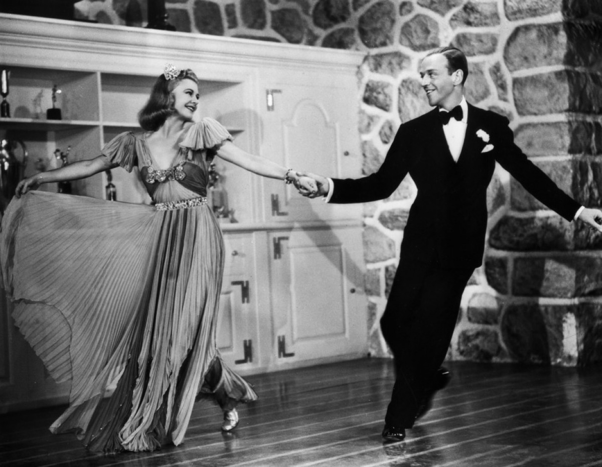 Ginger-Rogers-and-Fred-Astaire-ginger-rogers-14574689-1200-931.jpg